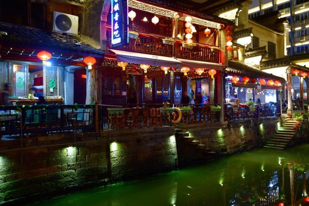 开年“户外热”!始祖鸟冲锋衣被炒到1万6,下月将上调产品价格